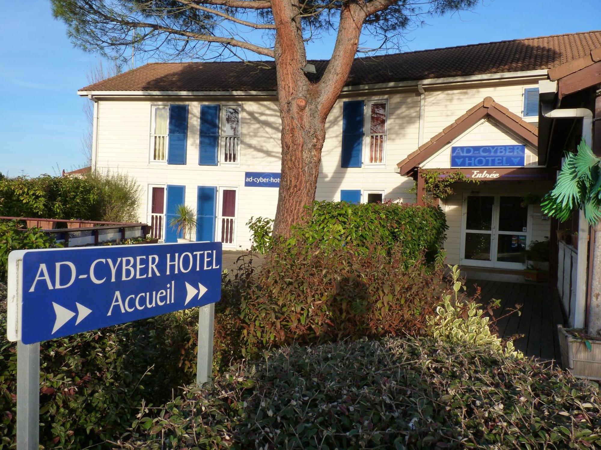 Ad Cyber-Hotel LʼUnion Esterno foto